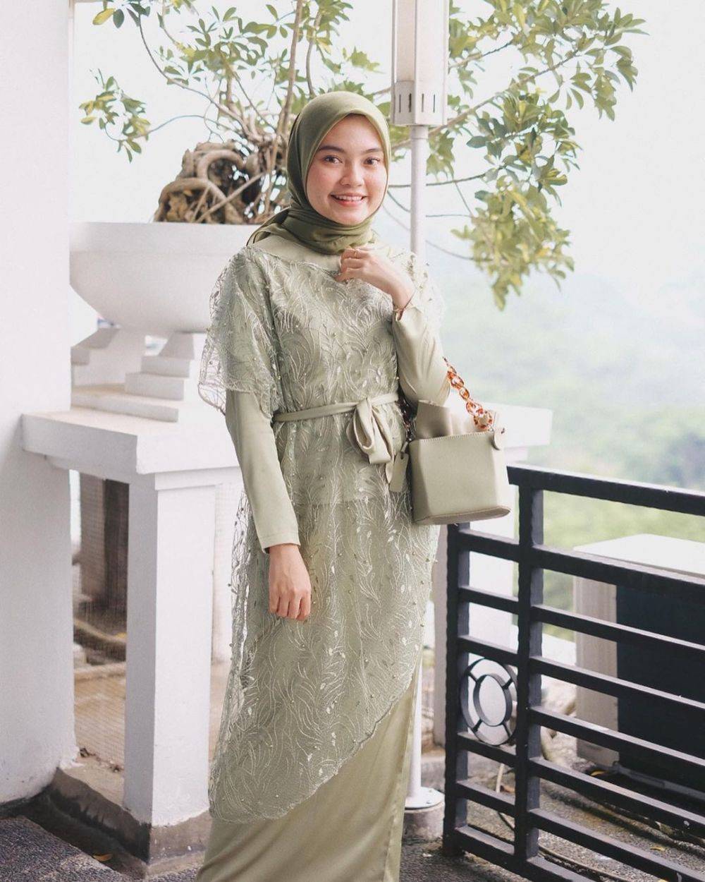 7 Style Brokat Hijab Untuk Kondangan Ala Nadhilady