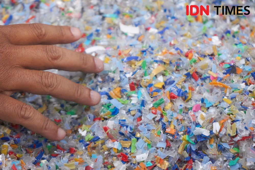 Mantap! Semarang Punya Pabrik Daur Ulang Sampah Botol Plastik PET