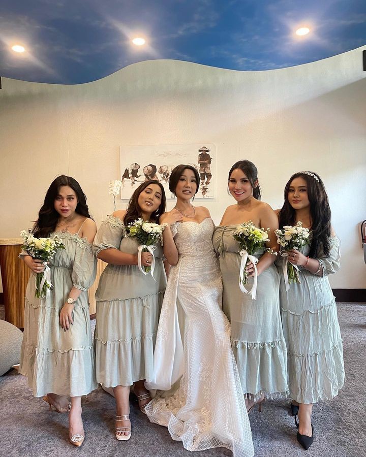 7 Potret Lucinta Luna Dan Bridesmaid Di Hari Pertunangannya