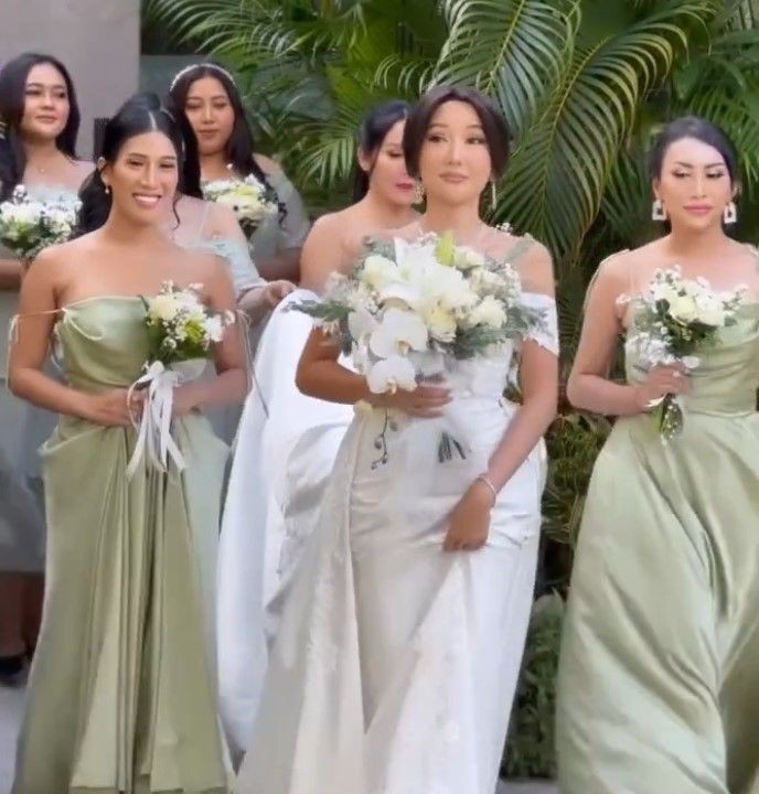 7 Potret Lucinta Luna Dan Bridesmaid Di Hari Pertunangannya