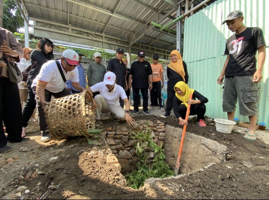 Mbah Dirjo Kota Yogyakarta Hasilkan Puluhan Ribu Titik Biopori 
