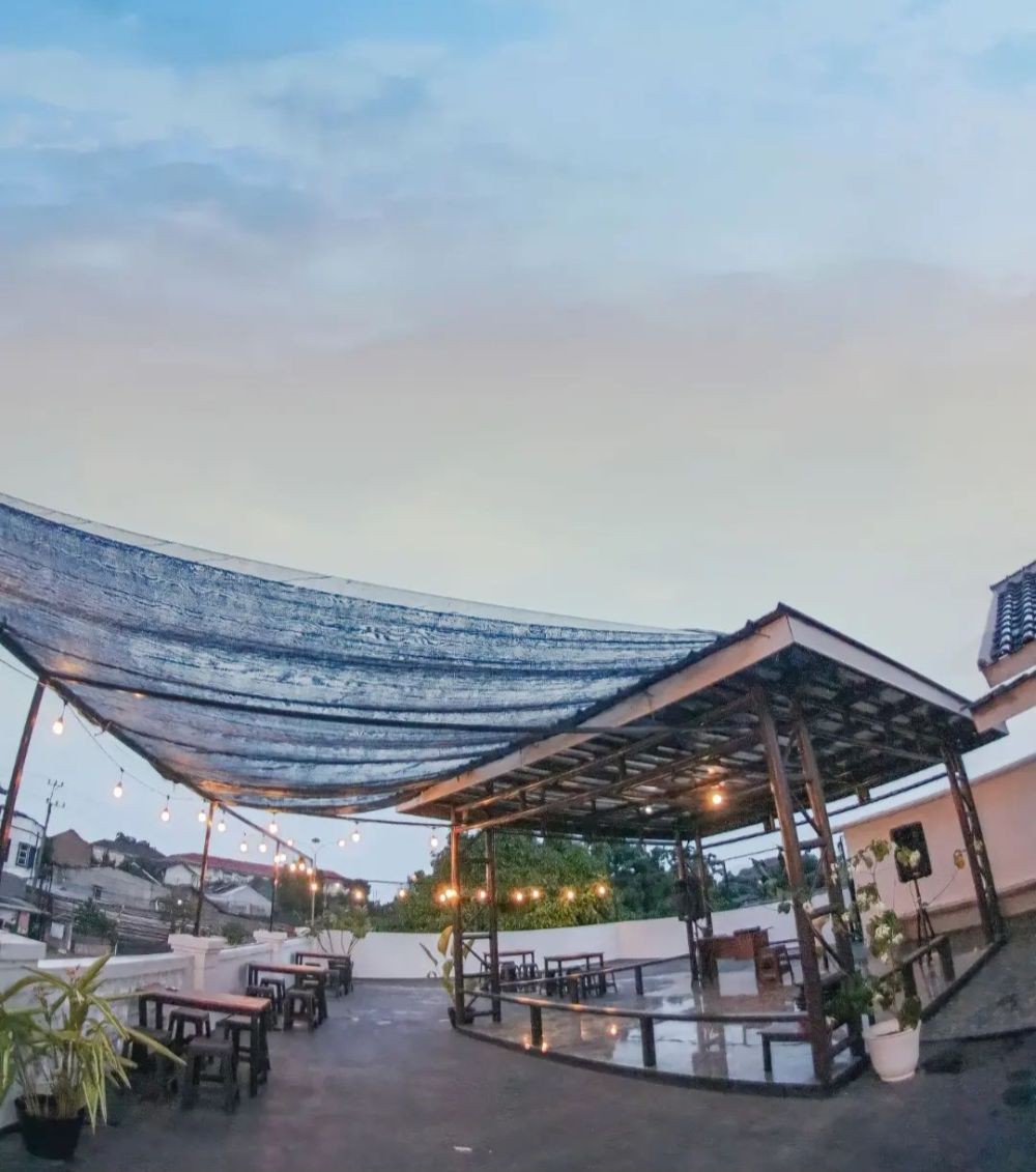 Rekomendasi Cafe Rooftop View Estetik di Bandar Lampung, Cozy Abis!