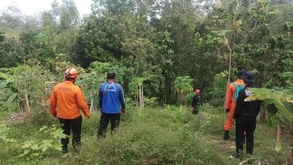Warga Trenggalek ini ditemukan Linglung Setelah Hilang  di Hutan