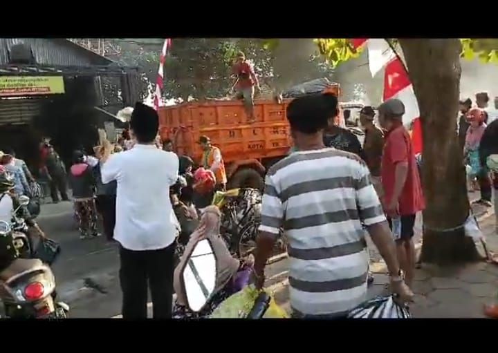 Viral, Video Warga dan Petugas Saling Lempar Sampah di Kotagede