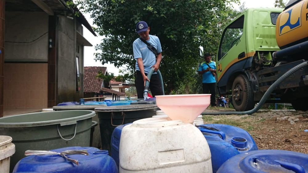 Musim Kemarau, Warga di Tulungagung Beli Air Bersih Rp250 Ribu