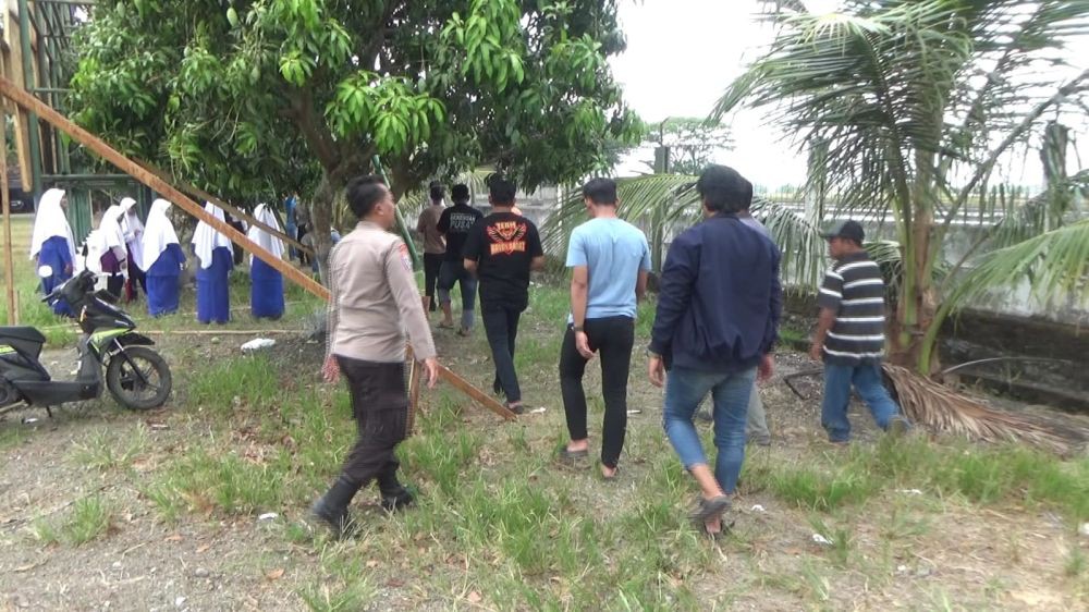 Petani di Ngawi Tewas Kesetrum saat Semprot Padi
