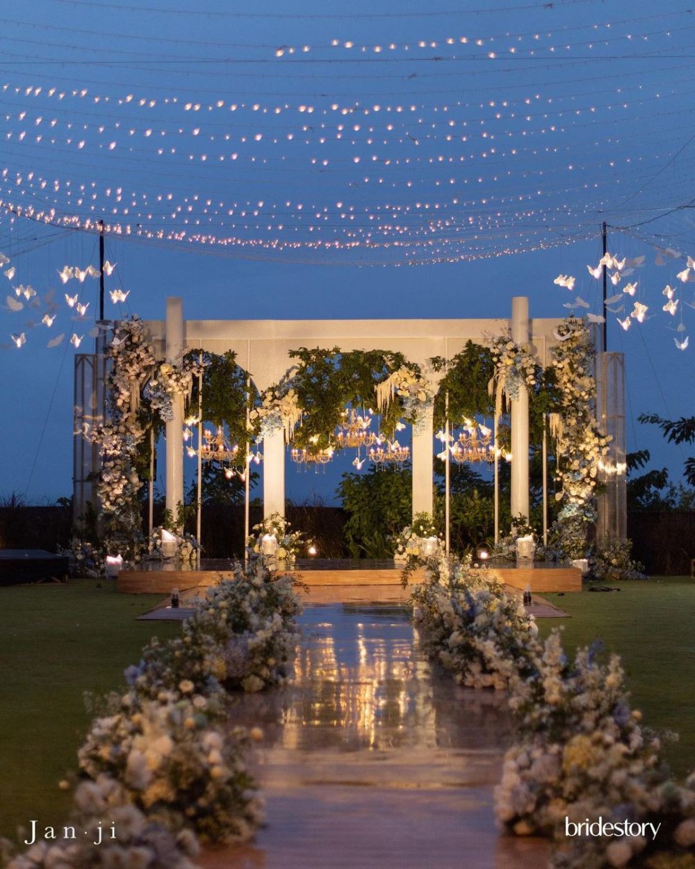 14 Dekorasi Pernikahan untuk Resepsi Malam Hari