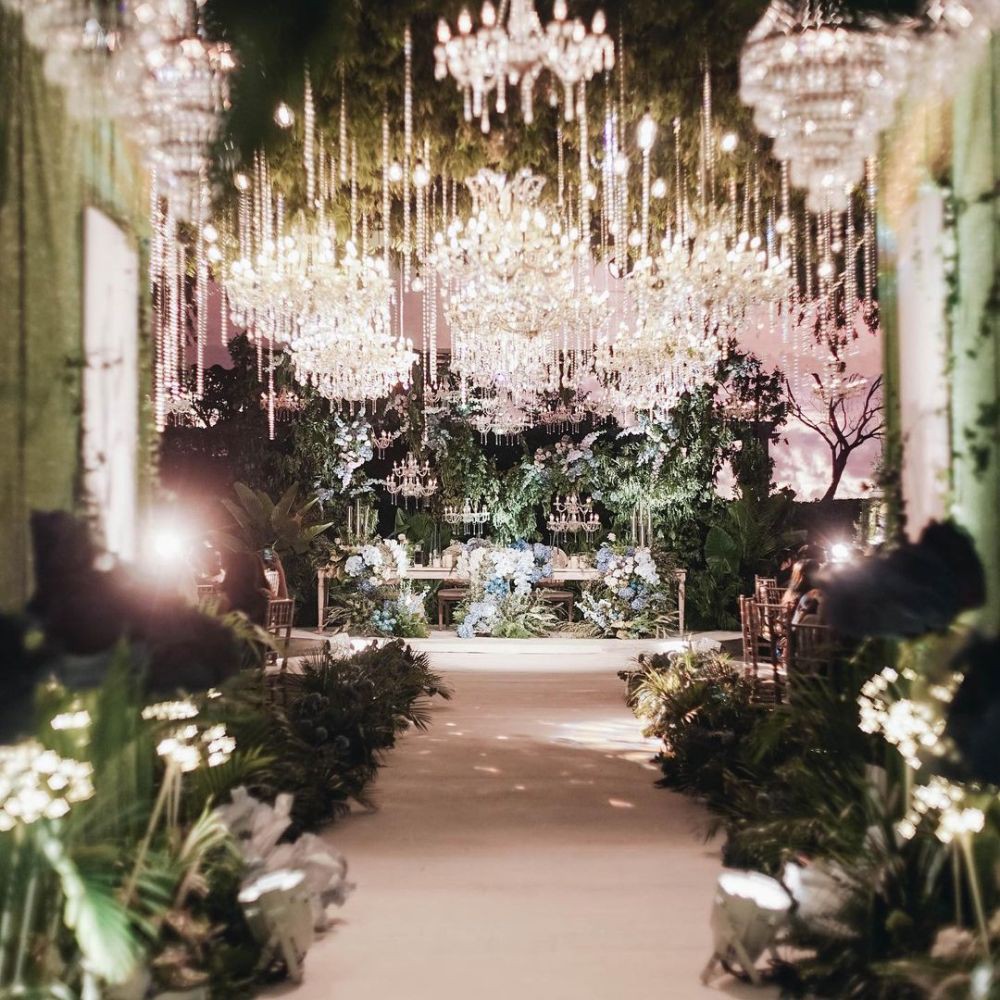 14 Dekorasi Pernikahan untuk Resepsi Malam Hari