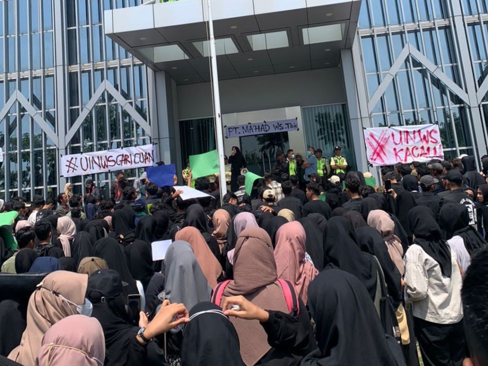 Pungutan Ma'had Gak Transparan, Mahasiswa Demo UIN Walisongo Semarang