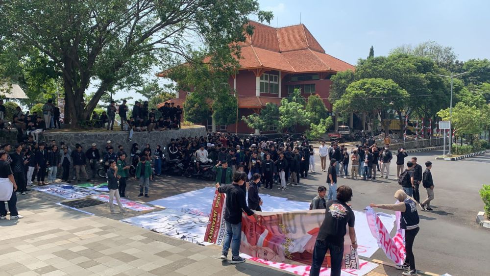 Pungutan Ma'had Gak Transparan, Mahasiswa Demo UIN Walisongo Semarang