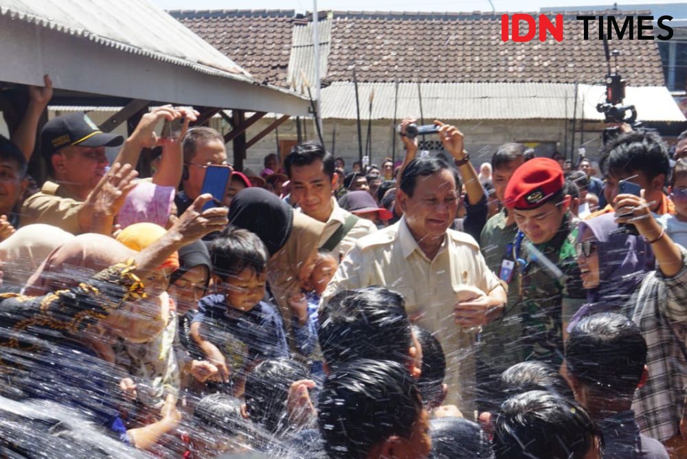 Tingkah Jenaka Prabowo Pikat Hati Warga Gunungkidul