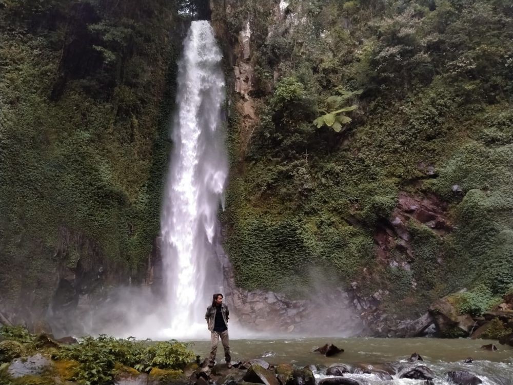 Ada Hidden Gem di Kaki Gunung Sinabung, 2 Air Terjun Tersembunyi