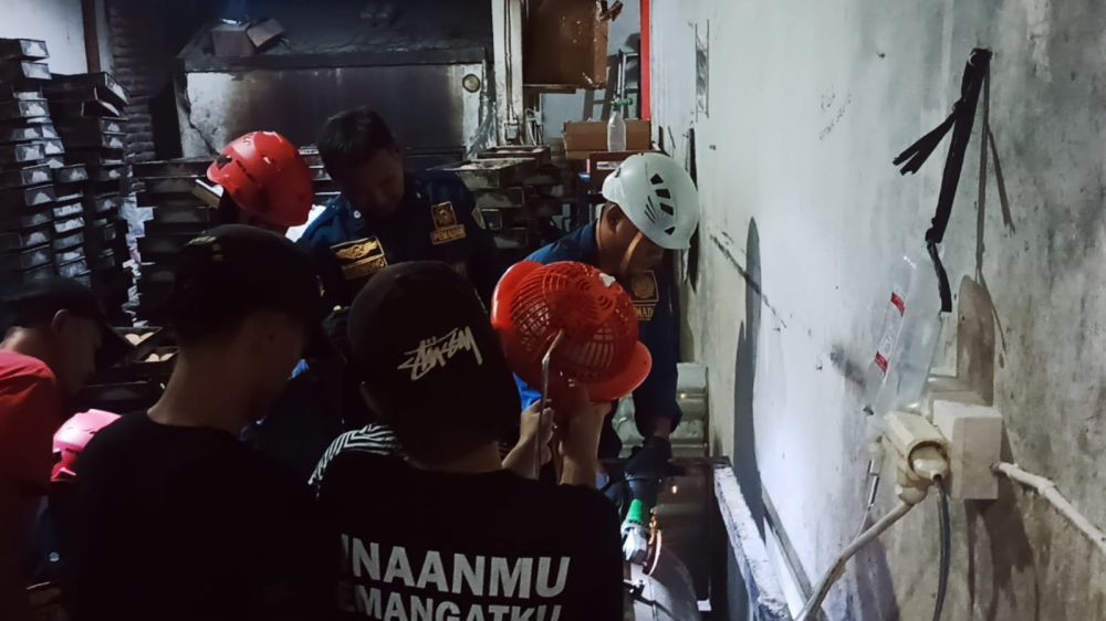 Wahidin Kejepit Mesin Adonan Roti, Personel Damkar Evakuasi 1,5 Jam