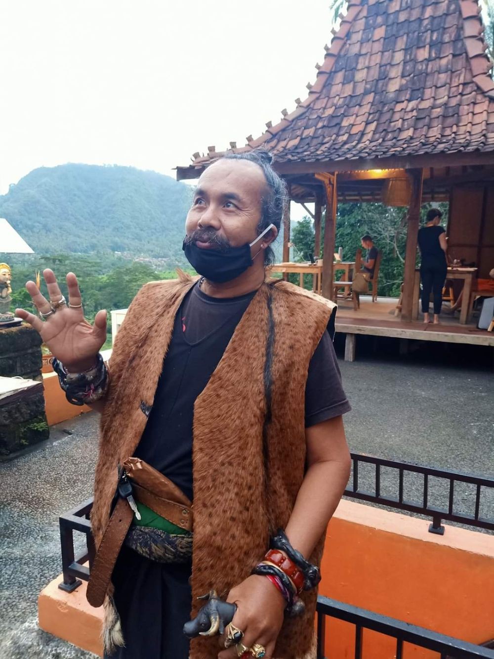 Sang Pawang Hujan Ikonik di Bali Jero Pasek Meninggal Dunia