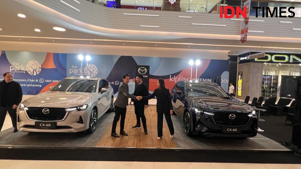 Mobil Sultan All New Mazda CX60 Seharga Rp1,19 Miliar Mengaspal di Semarang