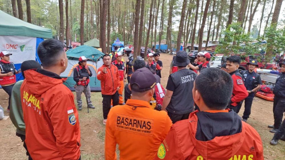 Tim SAR Evakuasi Satu Pendaki 17 Agustus di Gunung Bawakaraeng Gowa
