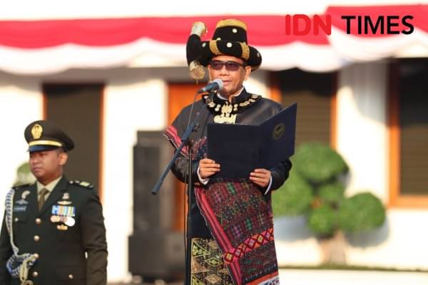 Menko Mahfud Kenakan Baju Adat Mandailing Di HUT Ke-78 RI