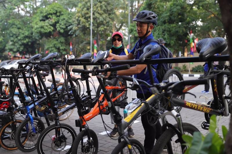 Ingin Kurangi Polusi, Pemkot Tangerang Semprot Jalanan