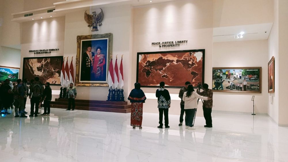 Potret Isi Museum dan Geleri SBY - Ani di Pacitan