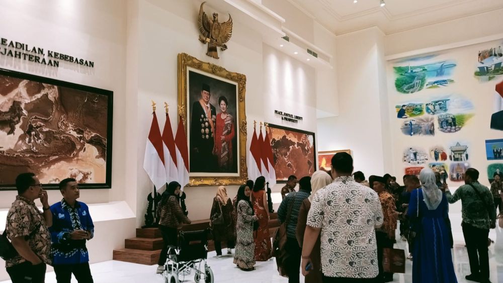 Potret Isi Museum dan Geleri SBY - Ani di Pacitan
