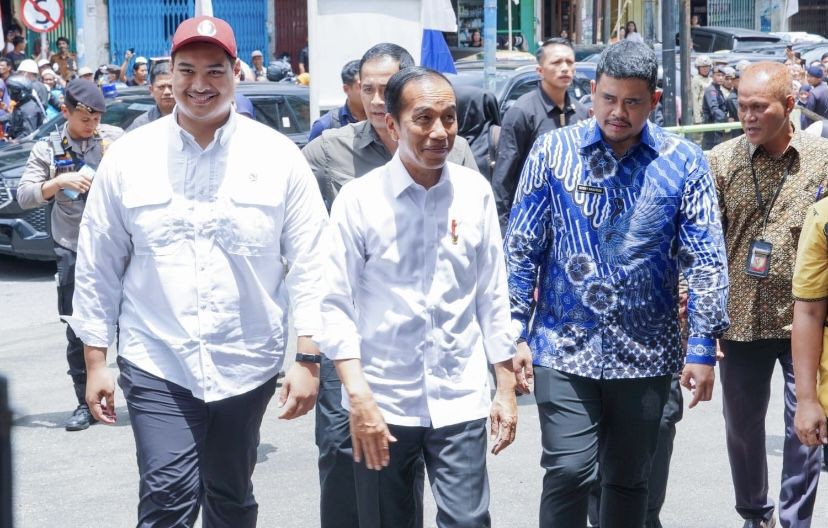 Tinjau Pasar Sukaramai, Jokowi Apresiasi Mobil Murah Keliling