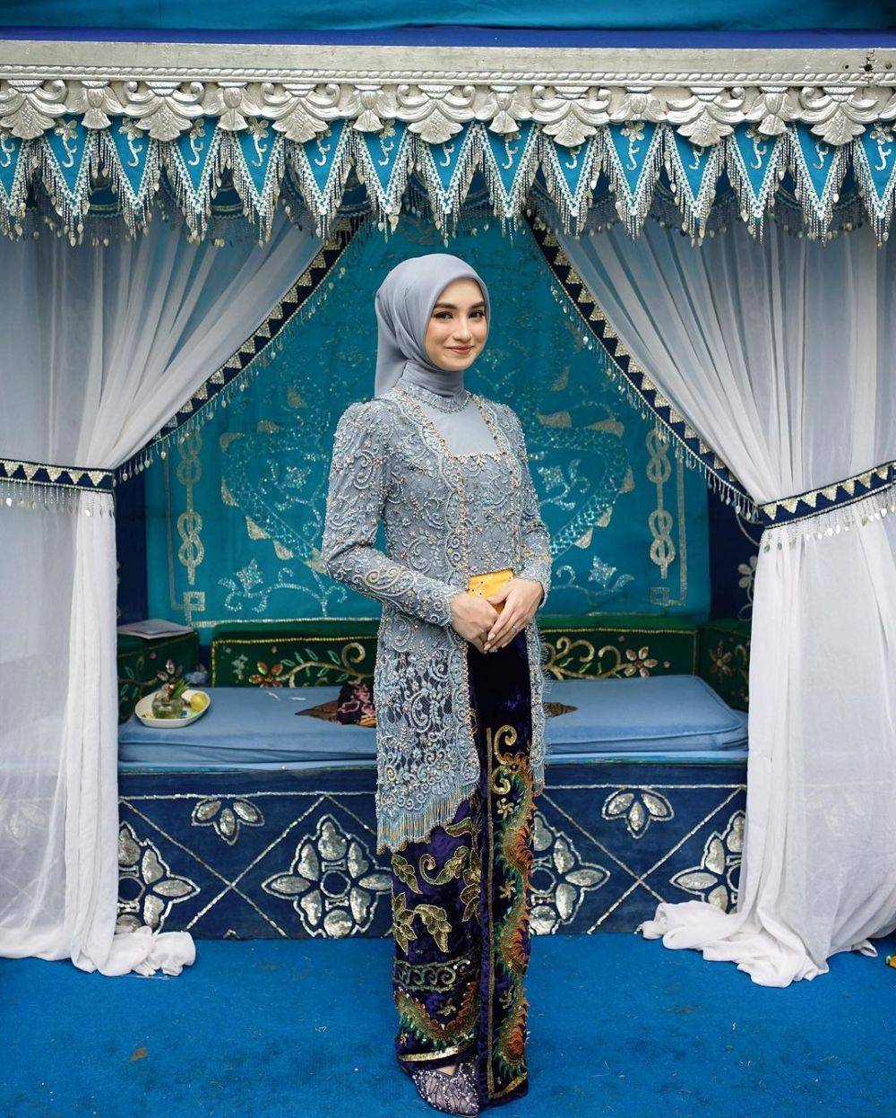 14 Aneka Model Kebaya Kondangan Hijab Bikin Terpesona