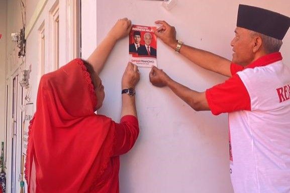 Hasto Yakin Keluarga Sakinah Bikin Ganjar Unggul di Banten