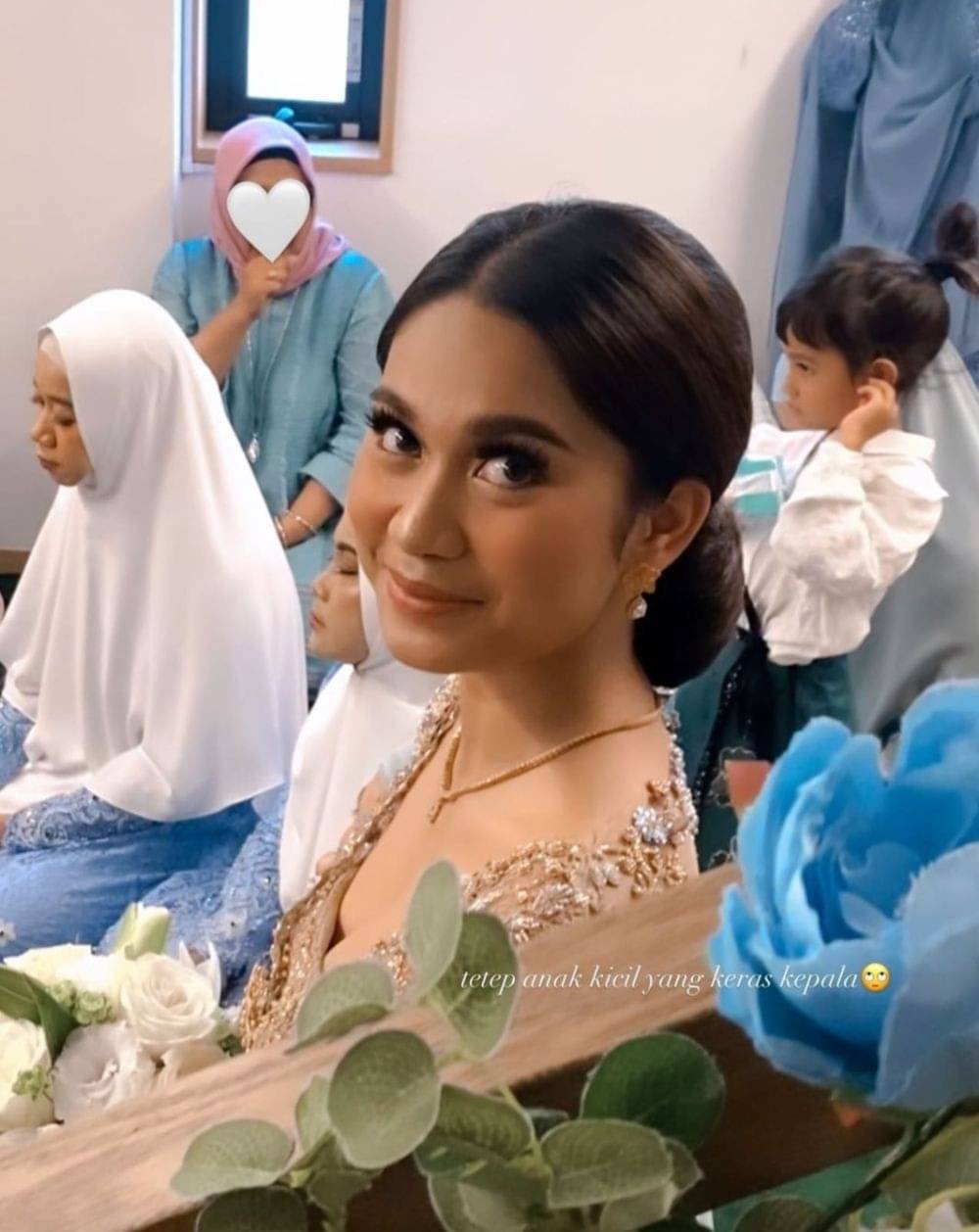 10 Inspirasi Kebaya Pengantin Azizah Salsha, Model Kekinian