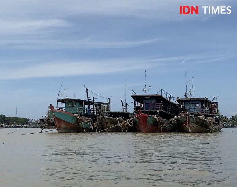 7 Fakta Perjuangan Nelayan Tradisional Melawan Pukat Trawl