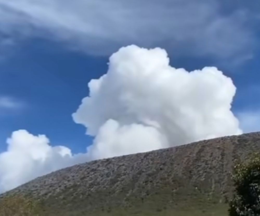Gunung Dempo Pagar Alam Kembali Erupsi Terekam Kamera Pendaki 
