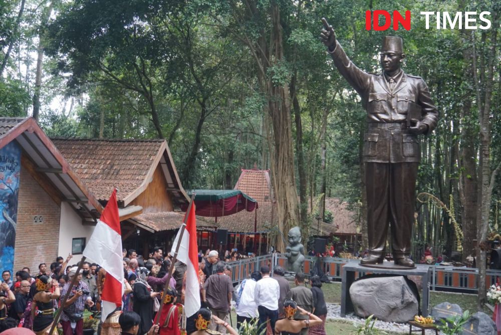 Resmikan Patung, Megawati Ceritakan Soekarno Kenalkan Geopolitik