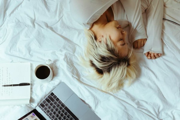 3 Manfaat Minum Kopi Sebelum Tidur Siang alias Coffee Nap