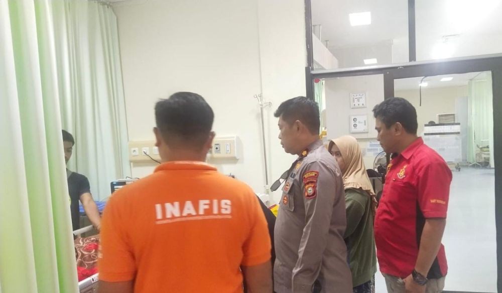 3 Pekerja Neon Box di Makassar Tersengat Listrik, 2 Korban Kritis