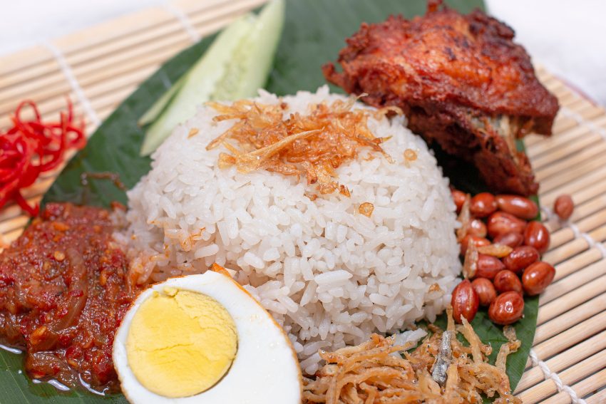 [QUIZ] Kamu Tahu Perbedaan Nasi Uduk Dan Nasi Lemak Ini?