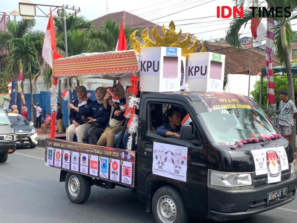 Sampai di Balam, Kirab Bendera Pemilu 2024 Kental Tradisi Lampung