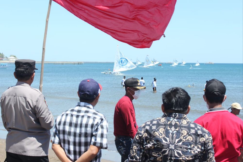 Lomba Perahu Layar Meriahkan HUT RI di Perairan Barru-Parepare