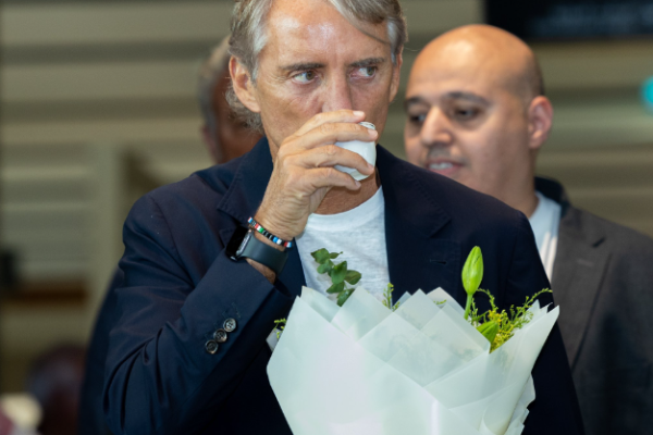 Roberto Mancini Mau Akhiri Puasa Gelar Arab Saudi di Asia