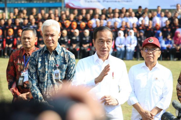 Jokowi Tinjau SMKN Jateng: Dulunya BLK Digeser Jadi Sekolah Warga Tidak Mampu