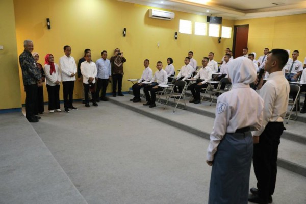 Curhatan Adelia Kepada Jokowi: Bisa Sekolah Gratis di SMKN Jateng, Kepengin Jadi Polwan