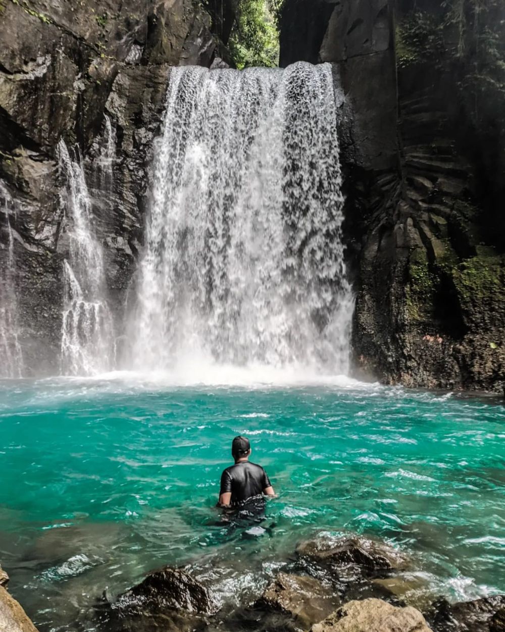 Kisah Bambang Setiawan Temukan 50 Air Terjun Tersembunyi di Sumut