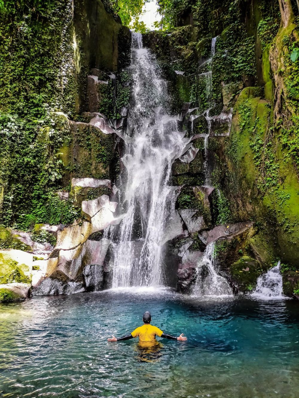 Kisah Bambang Setiawan Temukan 50 Air Terjun Tersembunyi di Sumut