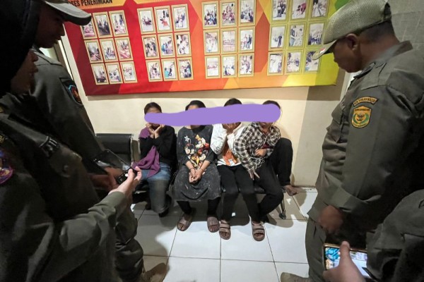 Satpol PP Banjarmasin Amankan Sejumlah Anak Sedang Mabuk Lem