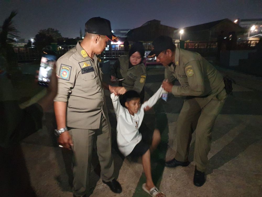 Satpol PP Banjarmasin Amankan Sejumlah Anak Sedang Mabuk Lem