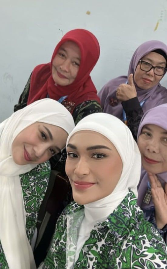 7 Potret Nagita Slavina Dan Putri Zulkifli Nostalgia SMP