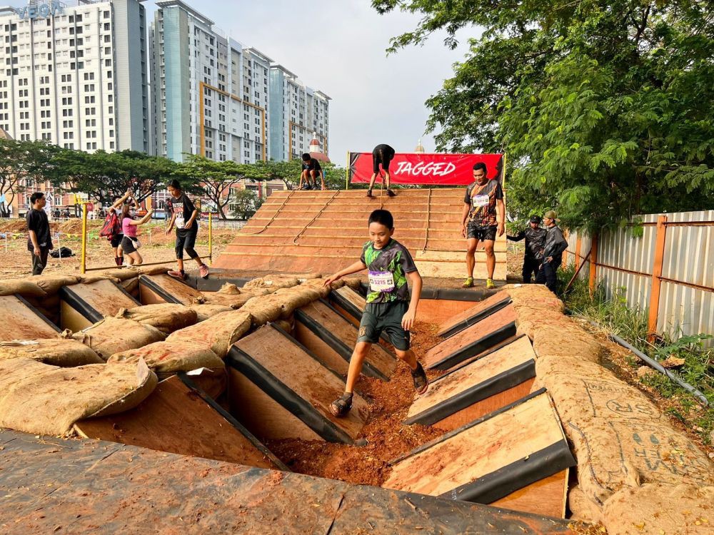 Warrior Run di Serpong Diikuti 2.500 Orang, Banyak Rintangan