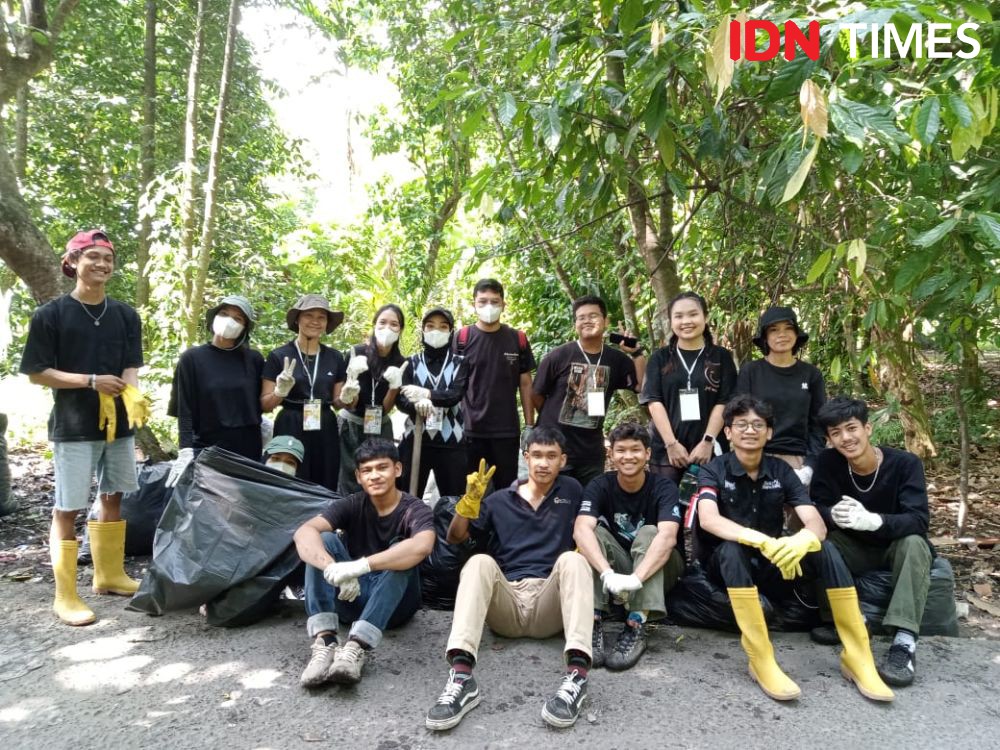 Misi Kebersihan Lingkungan, Aksi WCD Sumut Sterilkan Taman Ahmad Yani