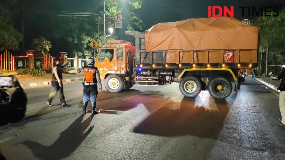 Truk Tanah Di Bekasi Kembali Langgar Jam Operasional