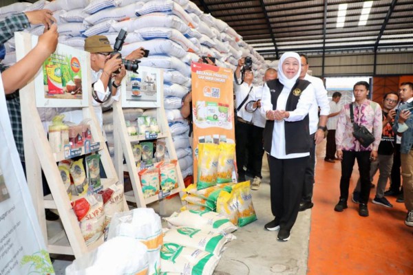 Harga Beras Melambung, Padahal Stoknya Banyak