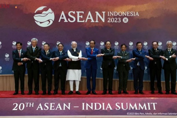 KTT ke-20 ASEAN-India, Jokowi Soroti Penyelundupan Manusia-Narkoba