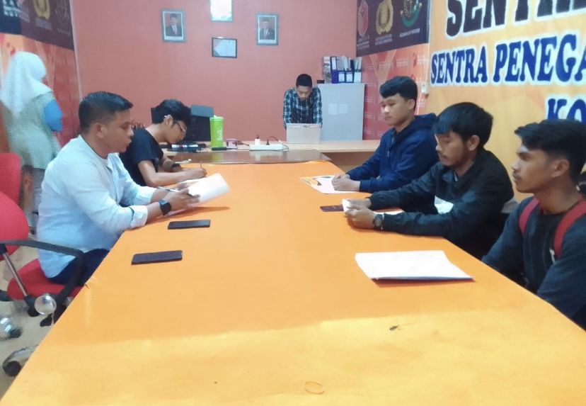 Soal Berkas Caleg, Aliansi Mahasiswa Bersatu Medan Demo ke Bawaslu